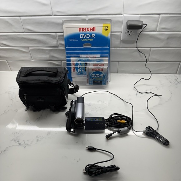 Samsung Mini DVD‎ Camcorder SC-DC173U Works Comes With 5 DVD-R Disks Bag Cords - Picture 1 of 12